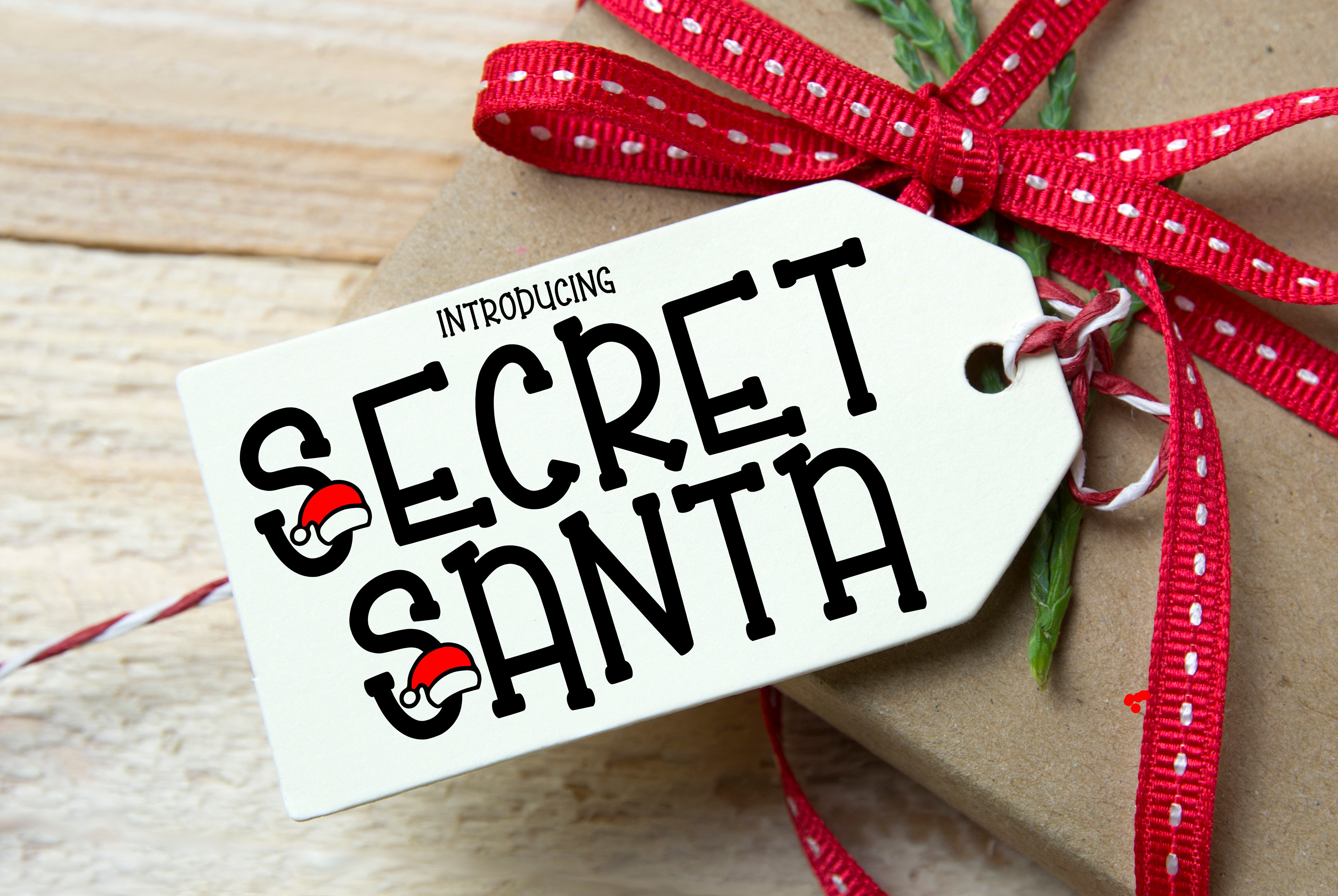 Тайный подарок на новый год. Тайный Санта. Тайный Санта надпись. Secret Santa подарки. Подарок от Тайного Санты.